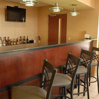 Cobblestone & - Hotel